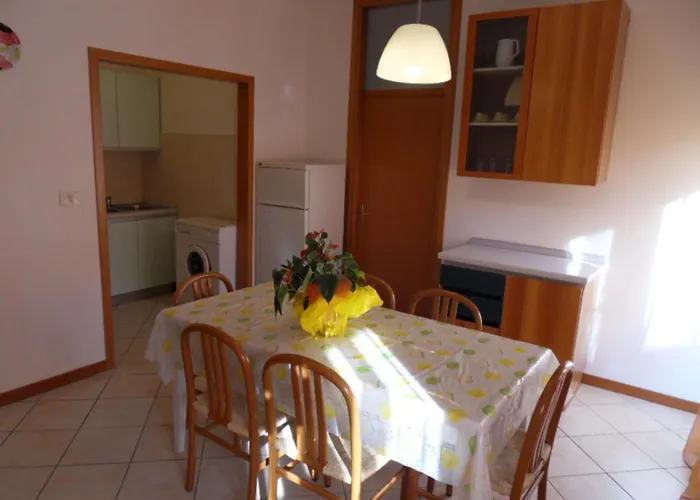 Bright Flat In A Colourful Building-beahost * Rosolina Mare