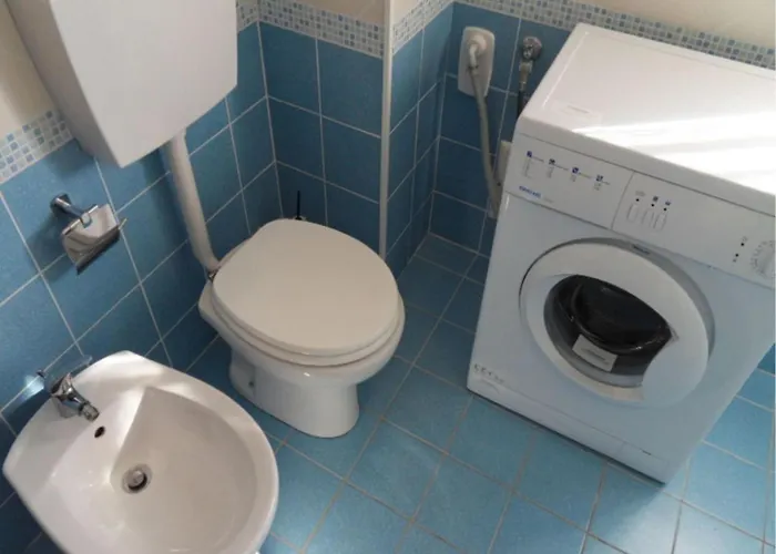 Bright Flat In A Colourful Building-beahost Rosolina Mare