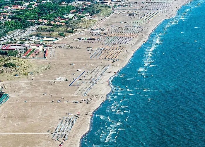 Bright Flat In A Colourful Building-beahost * Rosolina Mare